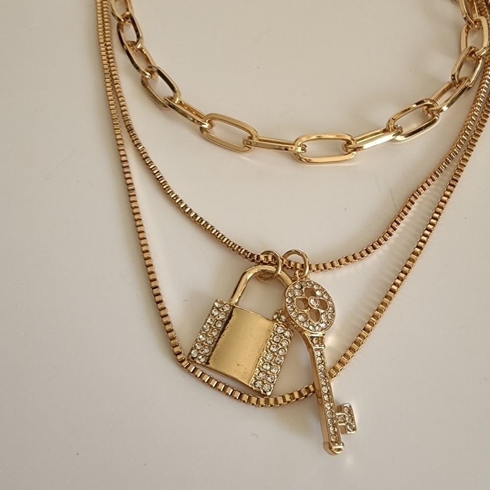 NEW‎ Gold Lock Rhinestone Embellished Key Layered Necklace - Picture 7 of 8